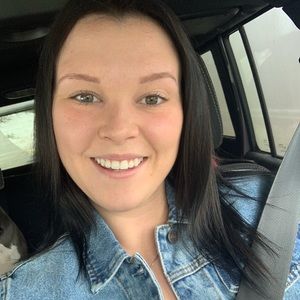 Meet your Posher, Makenzie